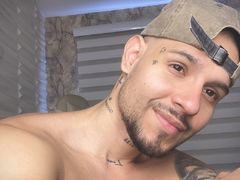 ArkandreGrekos - male webcam at LiveJasmin