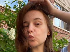 ArleighHankins - female with brown hair webcam at LiveJasmin