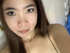 ArmariahBrith - female with black hair webcam at LiveJasmin