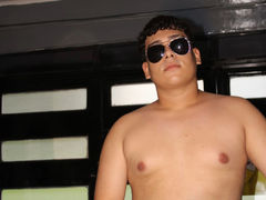 AronThom from LiveJasmin