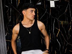 AronnDark - male webcam at LiveJasmin