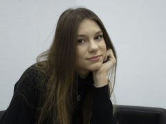 AryaNowak from LiveJasmin