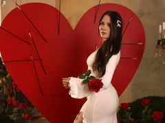 AryaThorne - female with brown hair webcam at LiveJasmin