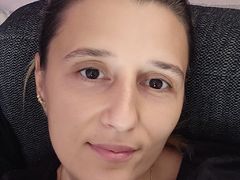 SparkArya - female with brown hair webcam at LiveJasmin