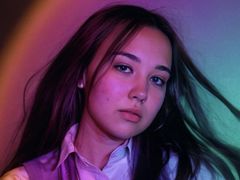 AshaPfefferkorn - female with brown hair webcam at LiveJasmin