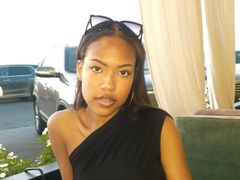 AshleyBurner - female with brown hair webcam at LiveJasmin