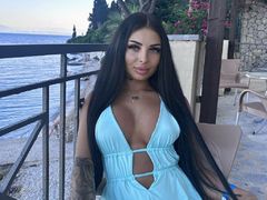 AshleyEtthan - female with brown hair webcam at xLoveCam