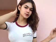 AshleyTomas - shemale with black hair webcam at LiveJasmin