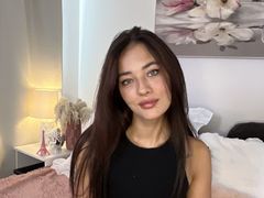 AstiFlora - female with brown hair webcam at LiveJasmin
