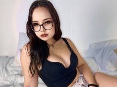 AuKitsune from LiveJasmin