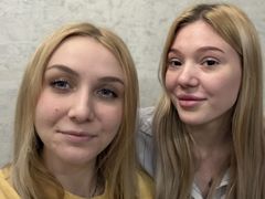 AuroraAndBumle from LiveJasmin