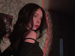 AuroraPie - female with black hair webcam at LiveJasmin