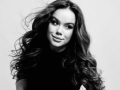 AvaKiss - female with brown hair and  big tits webcam at LiveJasmin