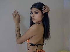 AveryBarcelo - shemale with black hair webcam at LiveJasmin