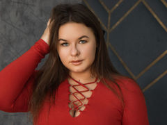 AveryMadden - female with brown hair webcam at LiveJasmin