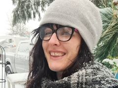 averagegirltwo from LiveJasmin