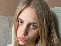 AyannaOverturf from LiveJasmin