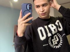 AzielDave from LiveJasmin
