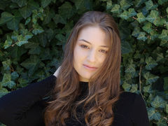 Babiface - female with brown hair webcam at LiveJasmin