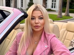 BeataBeatrice - blond female with  big tits webcam at LiveJasmin