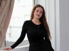 BeatricePalms - female with brown hair and  big tits webcam at LiveJasmin