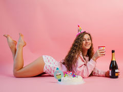 BeckiWhite - female with brown hair and  big tits webcam at LiveJasmin