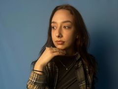 BeckyBendall - female with brown hair webcam at LiveJasmin