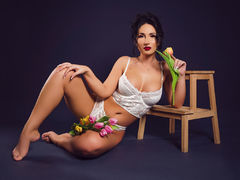 BeckyShine - female with black hair webcam at LiveJasmin