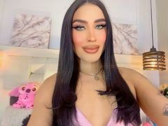 BelaGrow - shemale with black hair webcam at LiveJasmin
