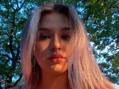 BeliaPuliafico - blond female webcam at LiveJasmin