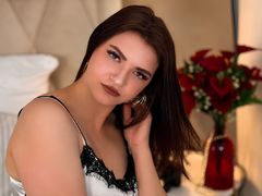 BellaDeRose from LiveJasmin