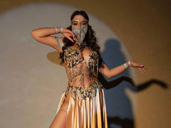 BellaHalle - female with brown hair webcam at LiveJasmin