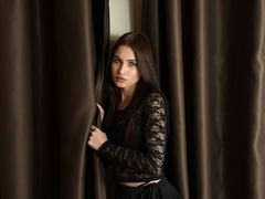 BellaIDixon - female with black hair webcam at LiveJasmin