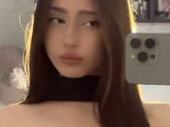 BellaJersiquins from LiveJasmin