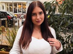 BellaMoreau - female with brown hair and  big tits webcam at LiveJasmin