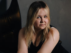 BellaReeves - blond female with  big tits webcam at LiveJasmin