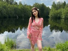BellaSavage - female with black hair webcam at LiveJasmin