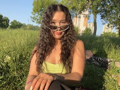 BellaSparkle from LiveJasmin