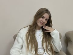 BellaVicee - female with brown hair webcam at LiveJasmin