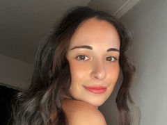 Bellaaaalina - female with brown hair and  big tits webcam at LiveJasmin