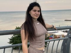 Bellaelya from LiveJasmin