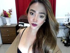 BelleWhitmore - female with brown hair and  big tits webcam at LiveJasmin