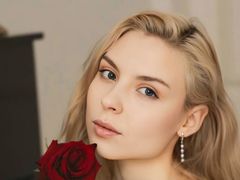 BereniceBossom - blond female webcam at LiveJasmin