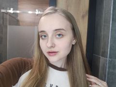 BessieLowe from LiveJasmin