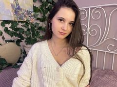 BethDaniels - female with brown hair webcam at LiveJasmin