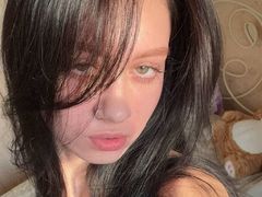 BetseyKotula - female with brown hair webcam at LiveJasmin