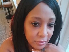 BettyCroker - female with brown hair and  big tits webcam at LiveJasmin