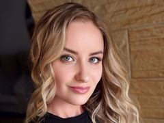 BettyJanes - blond female webcam at LiveJasmin