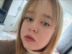 BettyRodriguez - female with brown hair webcam at LiveJasmin