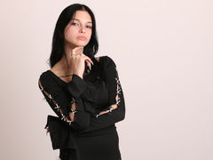 BeverlyMost - female with black hair webcam at LiveJasmin
